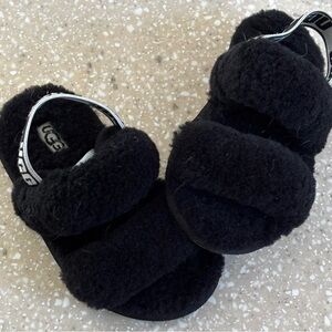 UGG Black Fluffy Toddler Slides Size 7